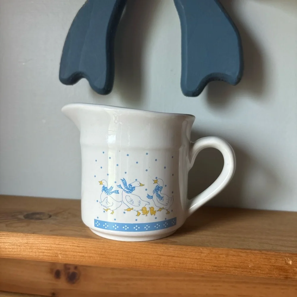 Vintage Blue Ribbon Country Goose Creamer - Picture 1 of 4